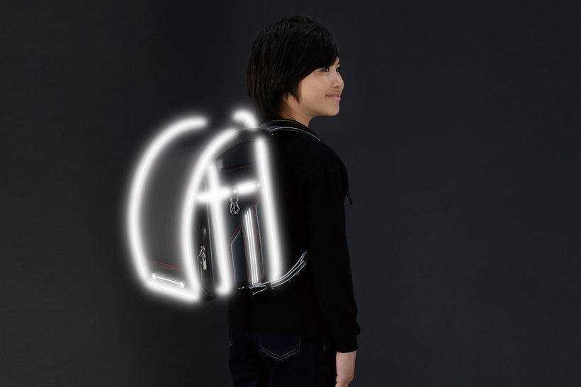 スーパーフラッシュ】2026 男の子 ブラック/レッド | ピカっと光る安心