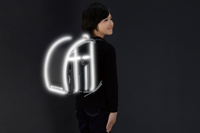 スーパーフラッシュ】2026 男の子 ブラック×シルバー | ピカっと光る