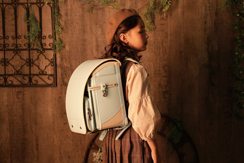 トレーズ】2026 女の子 ミント×ベージュ | アンティークな雰囲気
