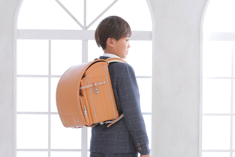 ネオクラシコ】2026 男の子 キャメル/キャメル | 味わい深い正統派