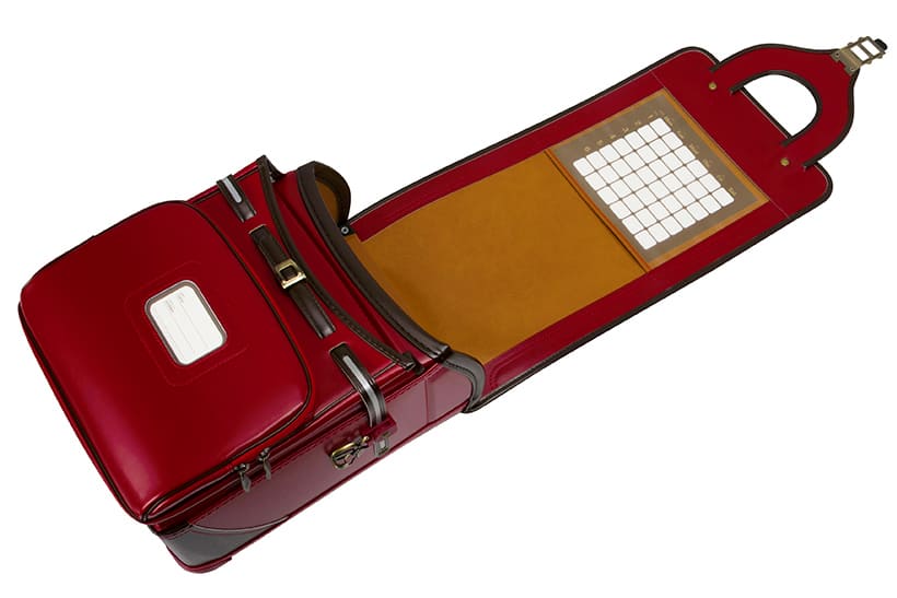 トレーズ】2026 男の子 カーマイン×ブラウン | アンティークな雰囲気