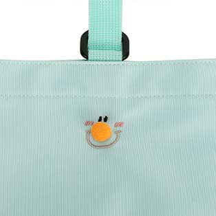 立体的にちょこんと付いたお鼻がアクセントのふわりぃの顔の刺繍がかわいい♪